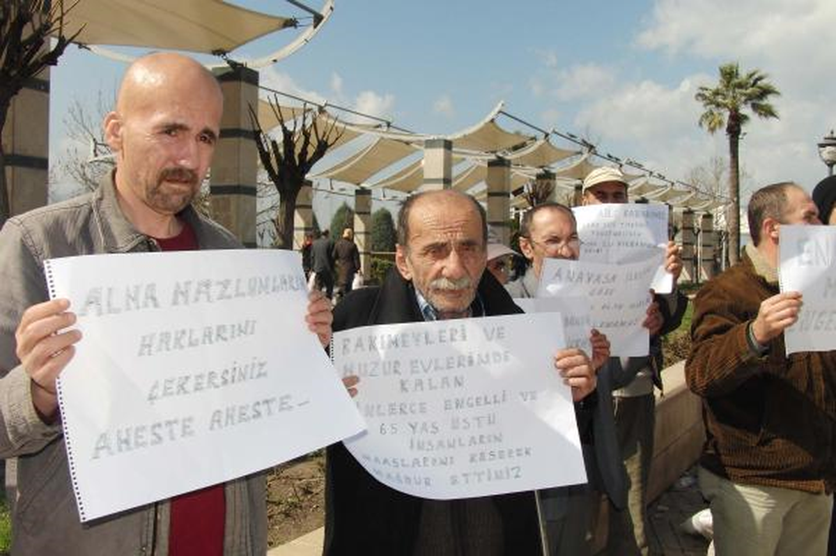 Evdeki Engelliye Maaş, Huzurevindekine Harçlık