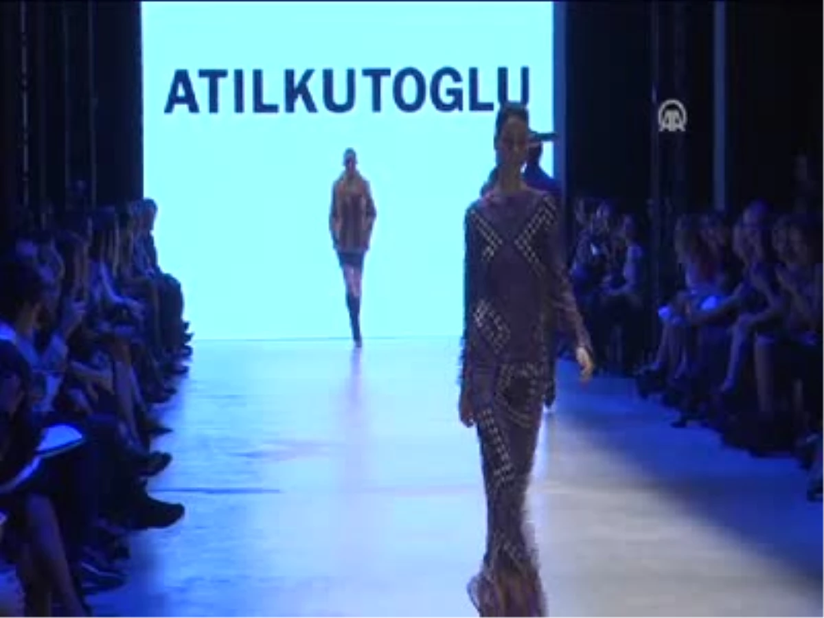 Fashion Week İstanbul Başladı