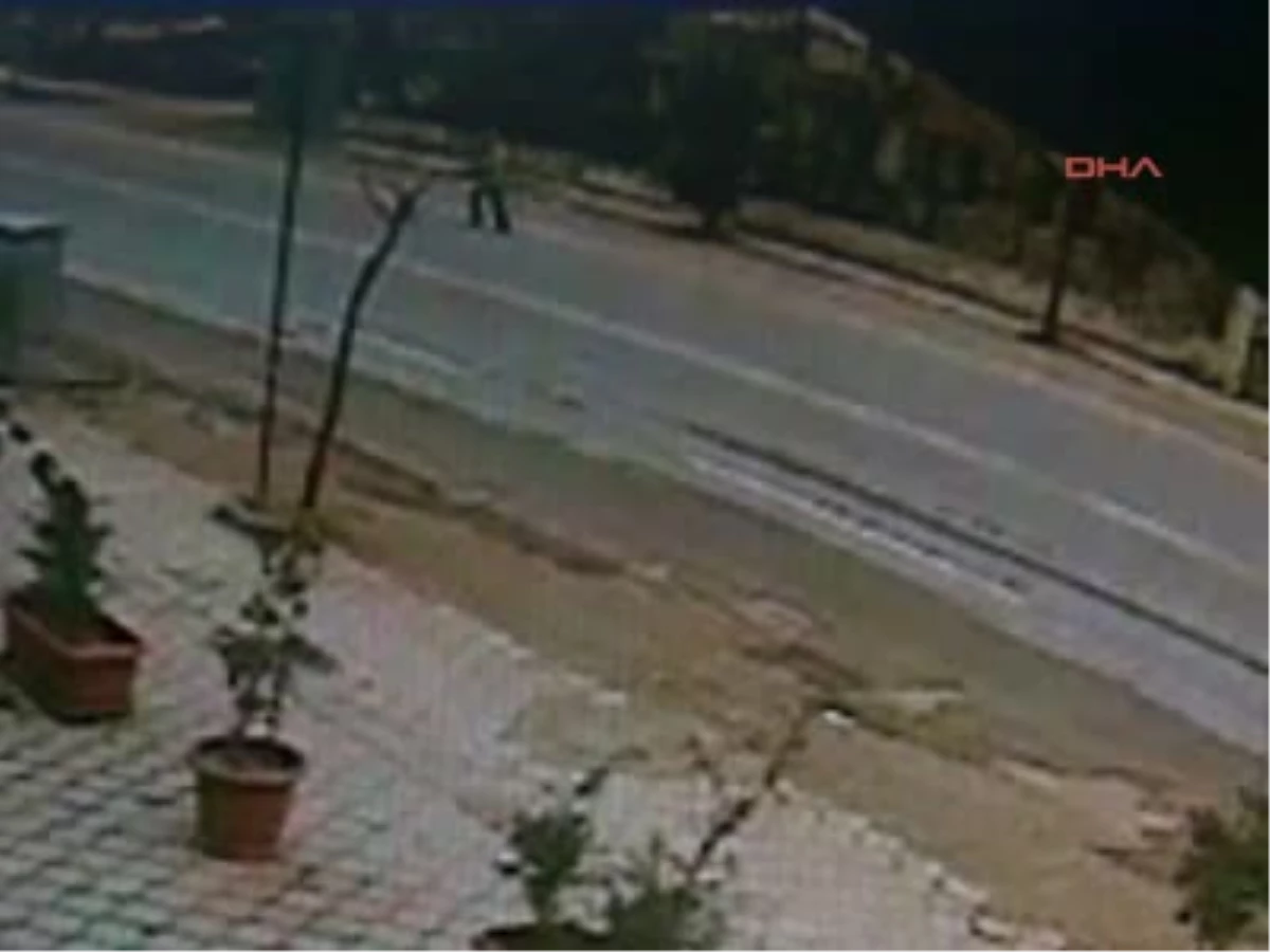 Fethiye\'de Trafik Kazası Kameralara Yansıdı