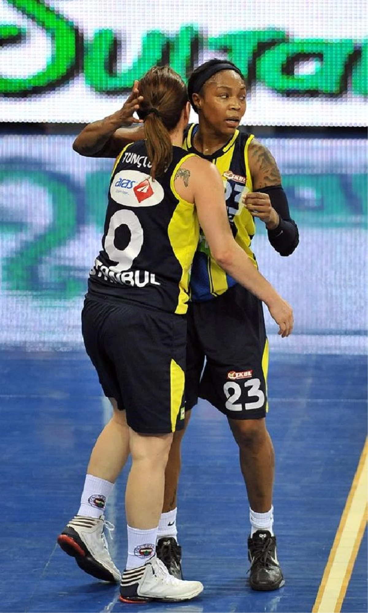 Galatasaray - Fenerbahçe: 71-75