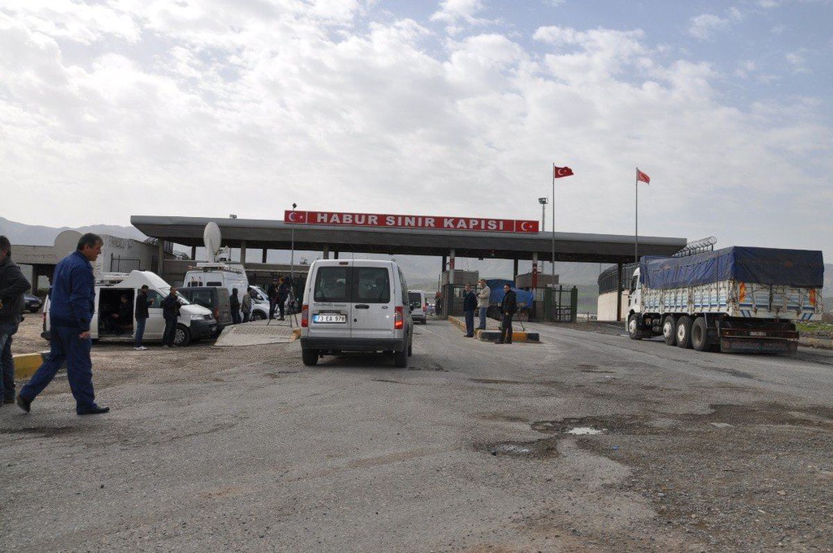 Habur Sınır Kapısı\'nda Bekleyiş Devam Ediyor