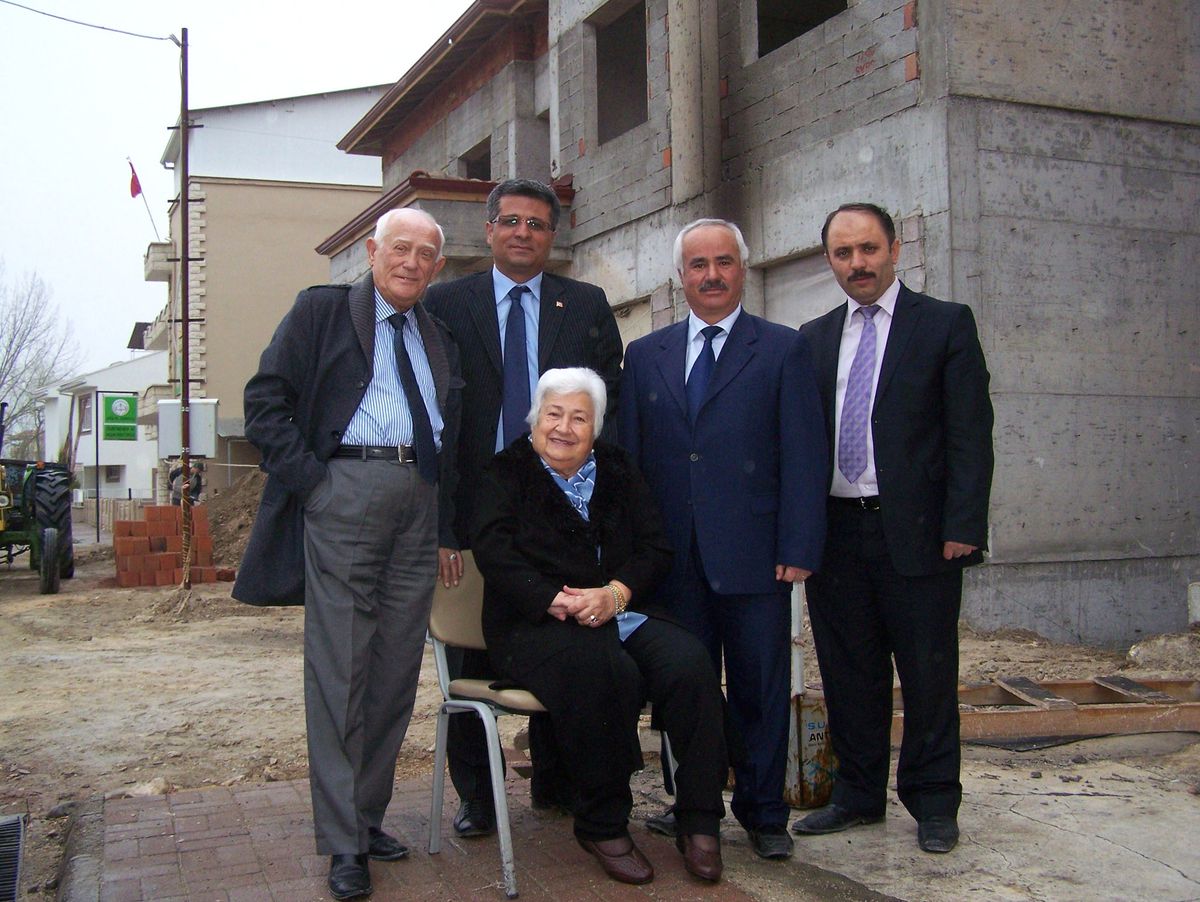 Hayırsever Çift, Halk Eğitim Merkezini Gezdi