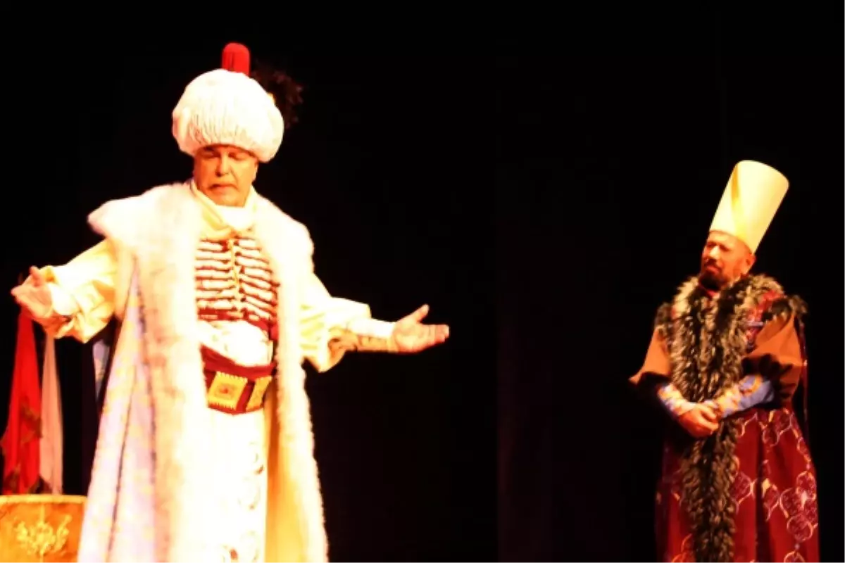 İBB Şehir Tiyatroları Dinçer Çekmez\'i Yitirdi