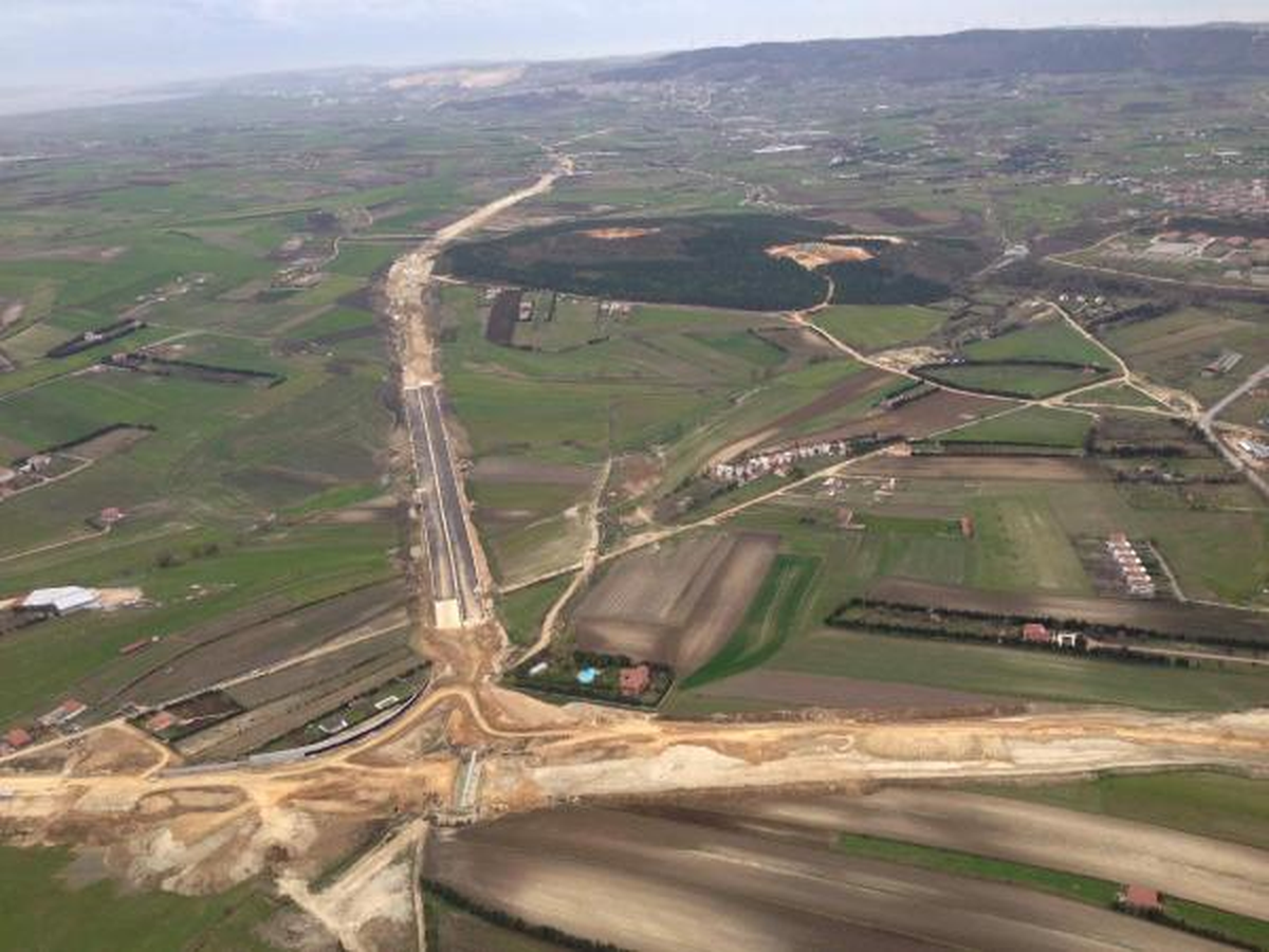 İstanbul\'un Kuzeyini Rahatlatacak Otoyol Çalşması Havadan Görüntülendi
