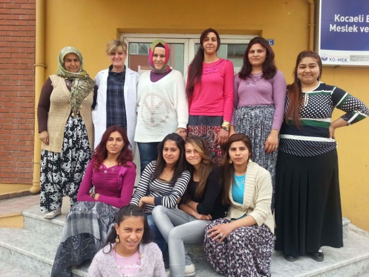 KO-MEK Kursiyerlerine Saç ve Cilt Bakımı