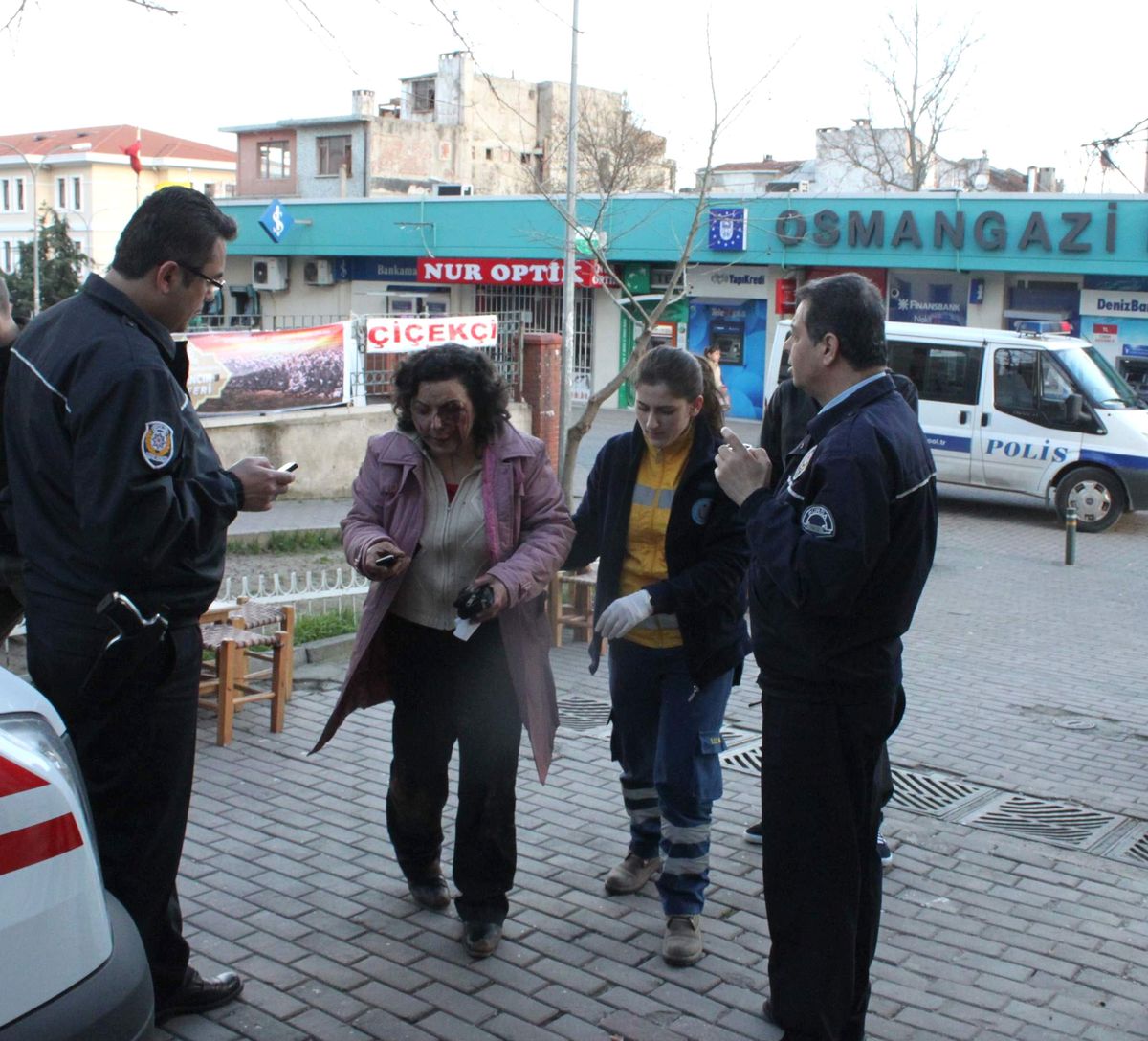 Kocasından Kaçtı, Tanımadığı Kişilerce Bıçaklanıp Feci Şekilde Dövüldü
