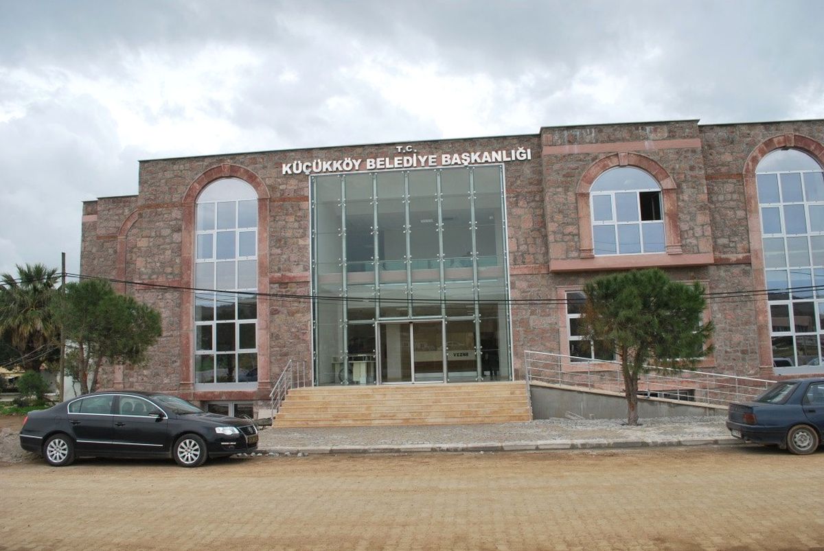 Küçükköy Belediyesi Sarayına Taşındı