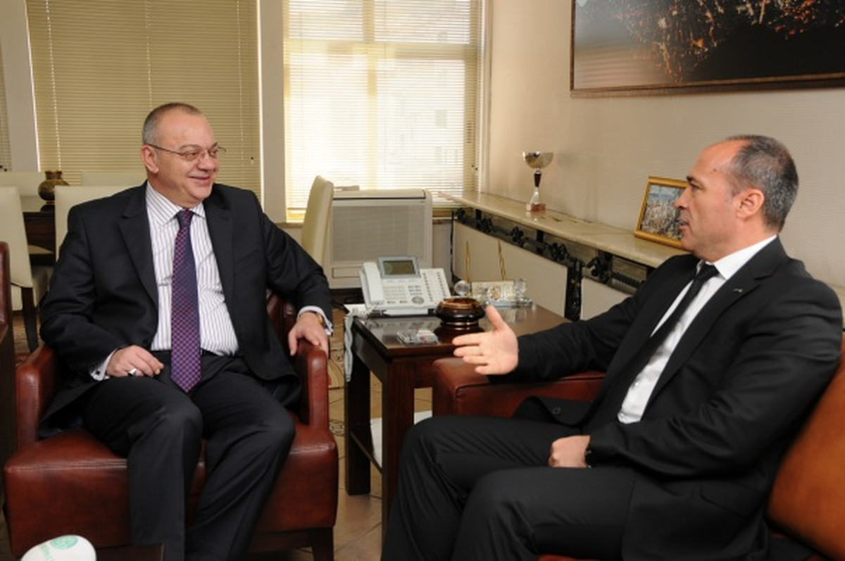 Muradiye Belediye Başkanı Yavaşlı Manisa Belediyesi'nde