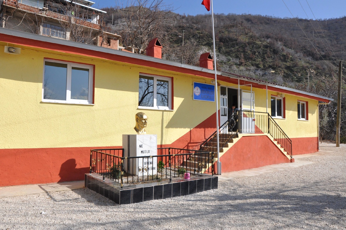 Nazilli Belediyesi, Bekirler Köyü İlkokulunu Yenilendi
