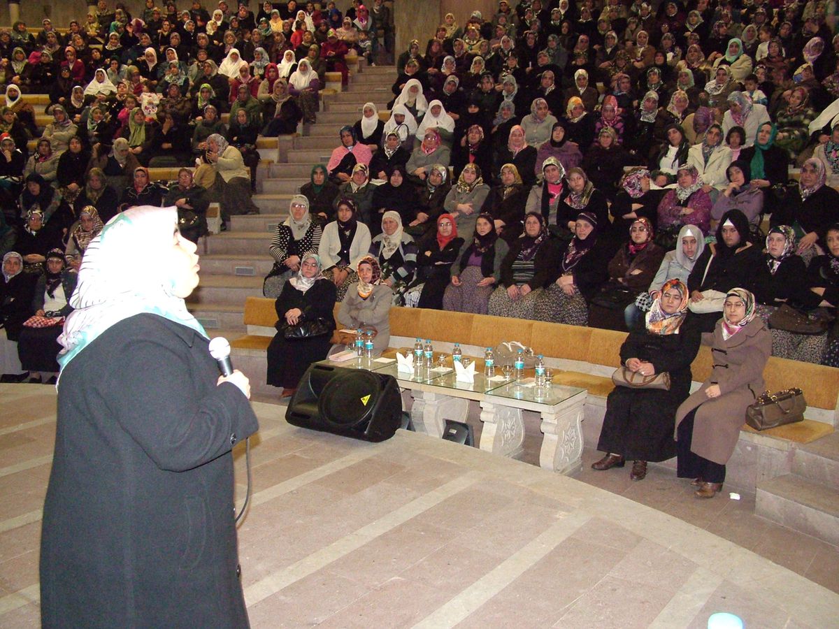Nevşehir\'de "İslam\'da Kadın ve Yeri" Konulu Konferans