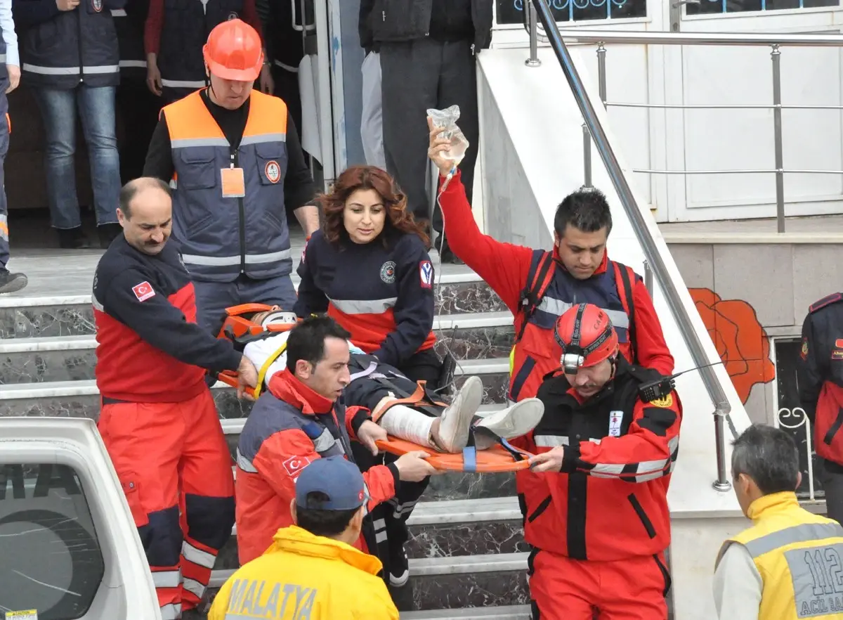 Okulda Deprem Tatbikatı Yapıldı