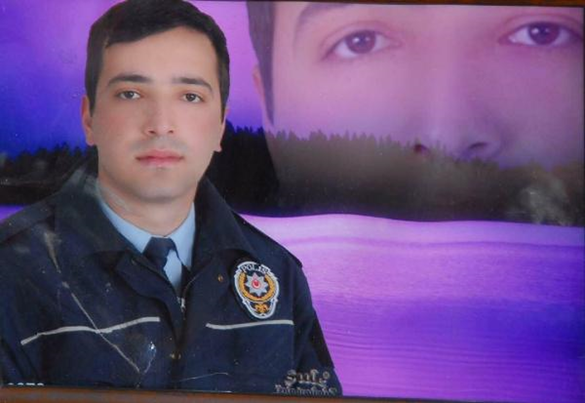Polis Memurunun Evinde Sevinç Gözyaşları