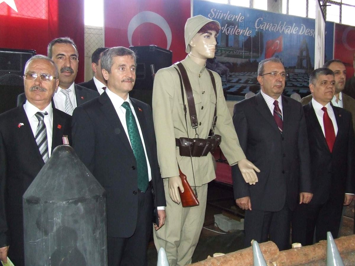 Polis Myo\'dan "Çanakkale Sergisi"