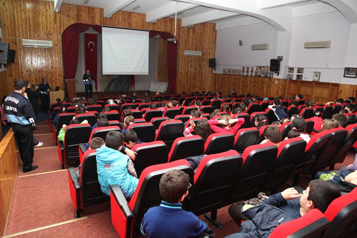 Sakarya Büyükşehir Zabıtası Bilgilendirme Seminerleri Düzenlemeye Devam Ediyor
