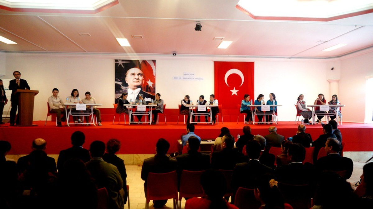 Sarıgöl\'de, Bilgi ve Genel Kültür Yarışması Heyecanlı Geçti