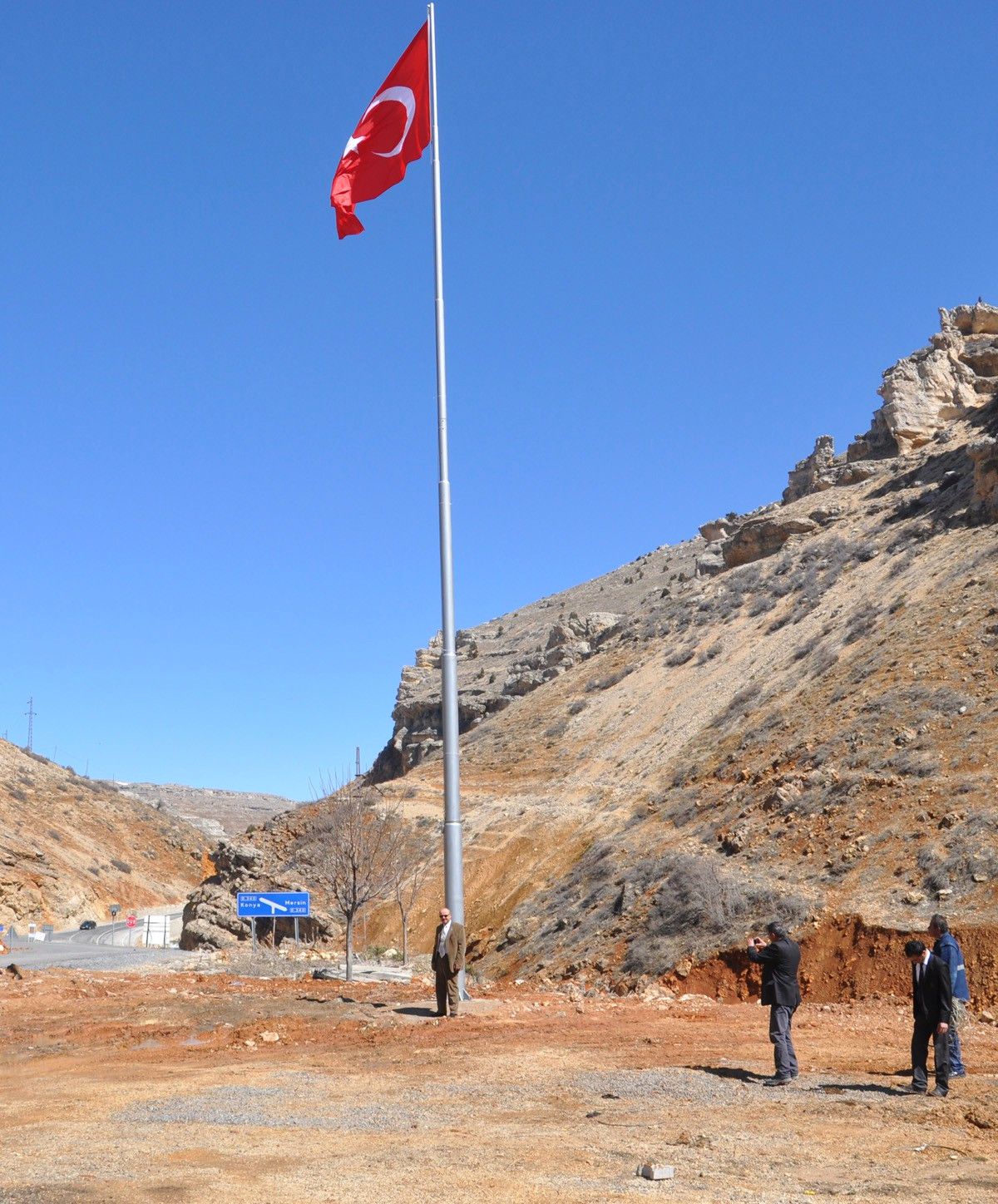 Sarıveliler İlçesine Dev Türk Bayrağı