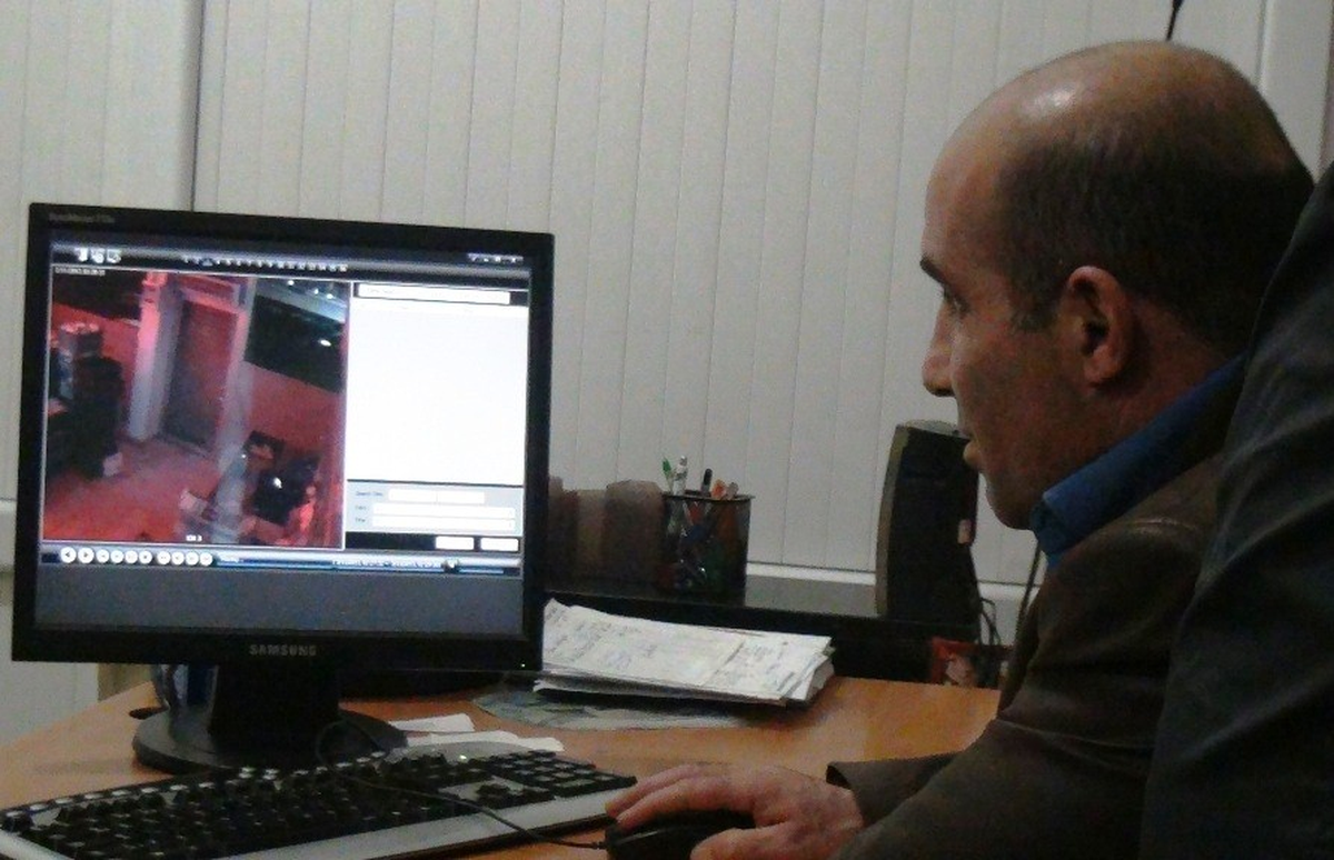 Satırlı Hırsız Marketten Para ve Sigara Çaldı