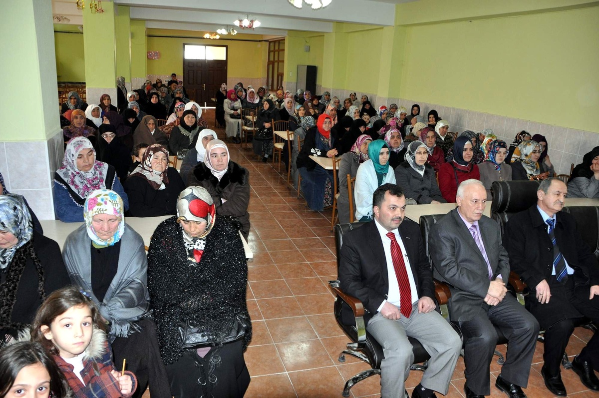 Suşehri Müftülüğü Mehmet Akif Ersoy\'u Andı