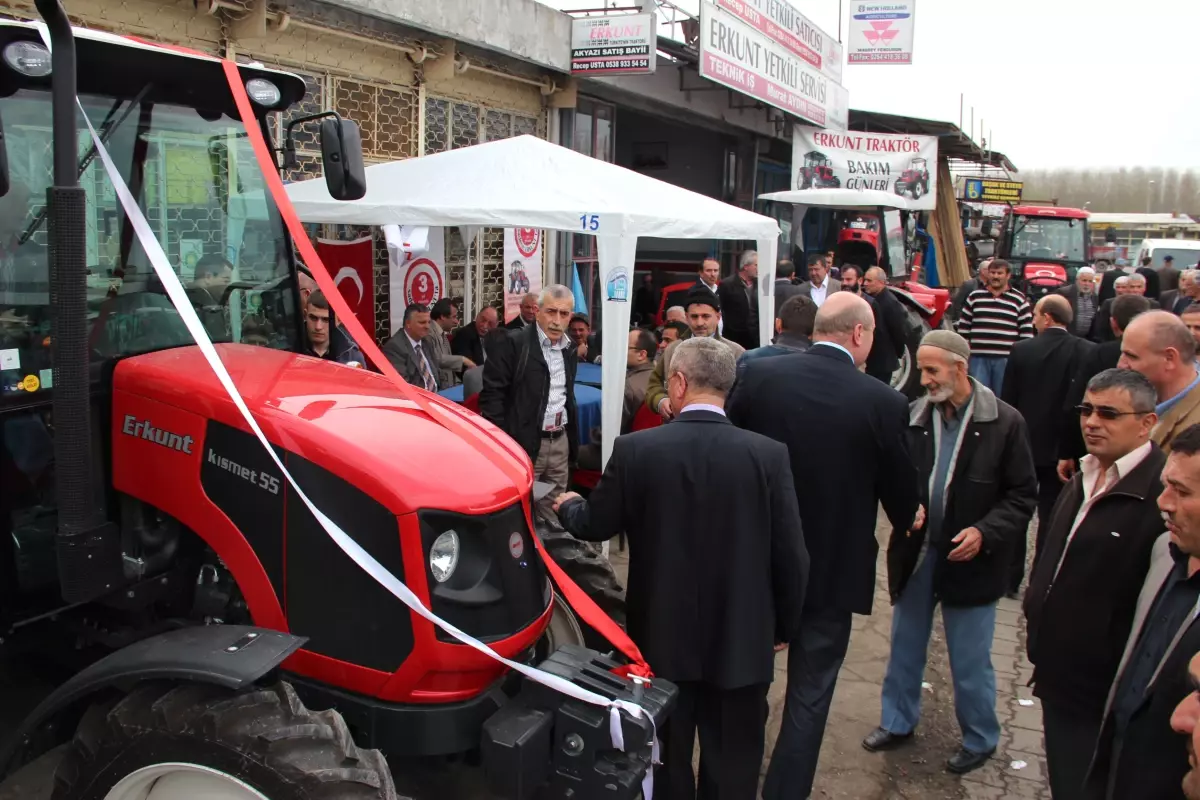 Teknik İş Erkunt Traktör'den Müşterilerine Ücretsiz Servis