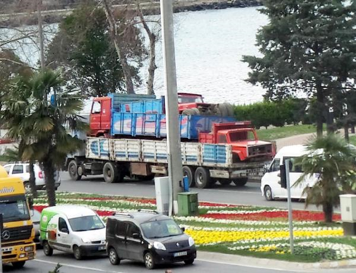 Tır Dolusu Kamyon