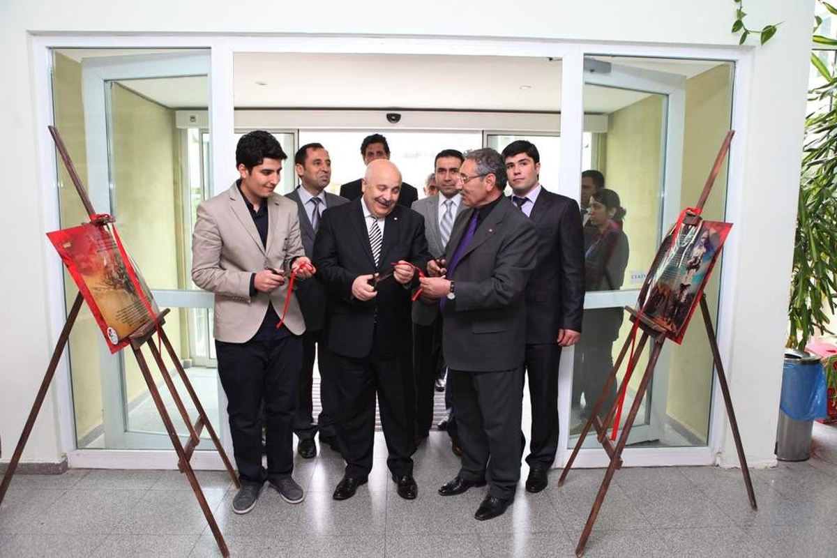 Üniversitede \'Çanakkale\' Konulu Resim Sergisi