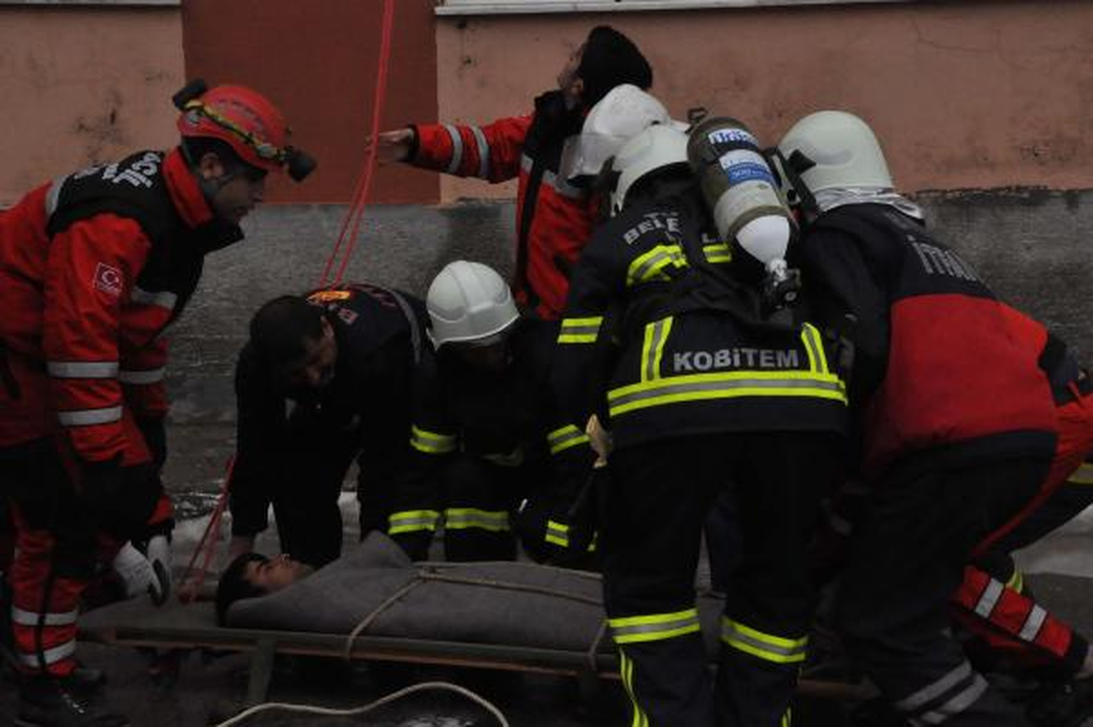 Üniversitede Yangın ve Deprem Tatbikatı