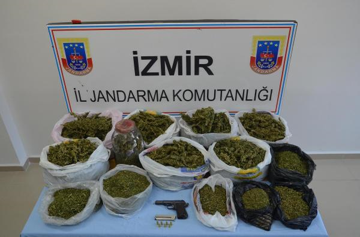 Ahırda Kubar Esrar Ele Geçirildi