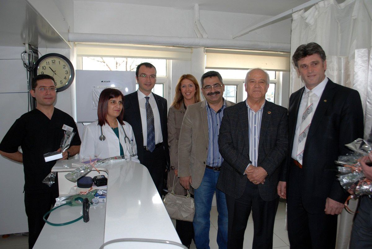Aktürk Doktorların Bayramını Kutladı