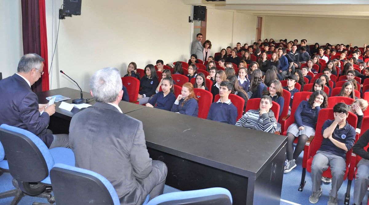 Anıl Öğrencilerle Buluştu