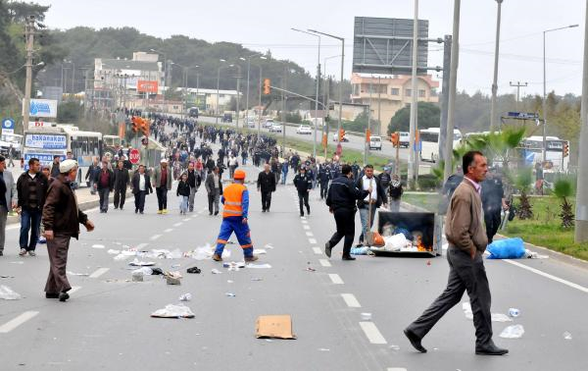 Antalya\'da 2b Eyleminde Arbede Çıktı (2)