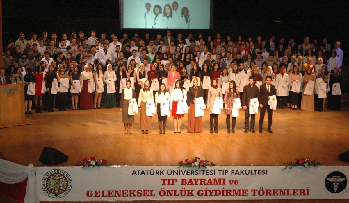 Atatürk Üniversitesi\'nde Tıp Bayramı Etkinliği