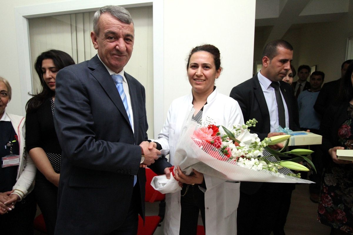 Başkan Şenol\'dan Sağlık Çalışanlarına Kutlama