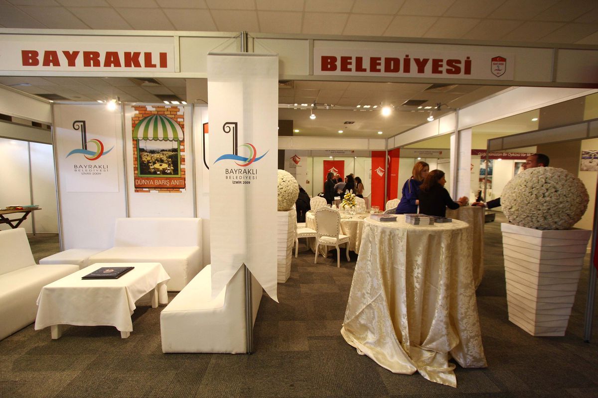 Bayraklı Belediyesi, Evlilik Öncesi Fuarı\'na Katıldı