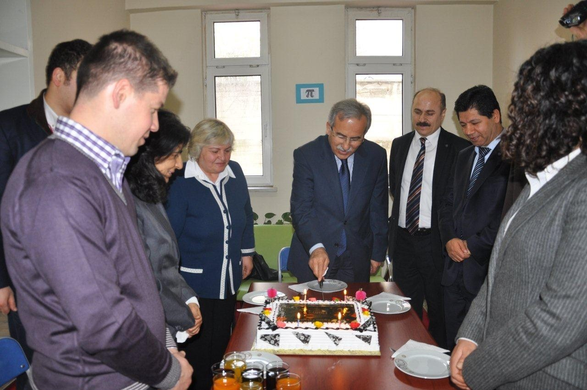 Bü\'de Pi Sayısı Günü Kutlandı