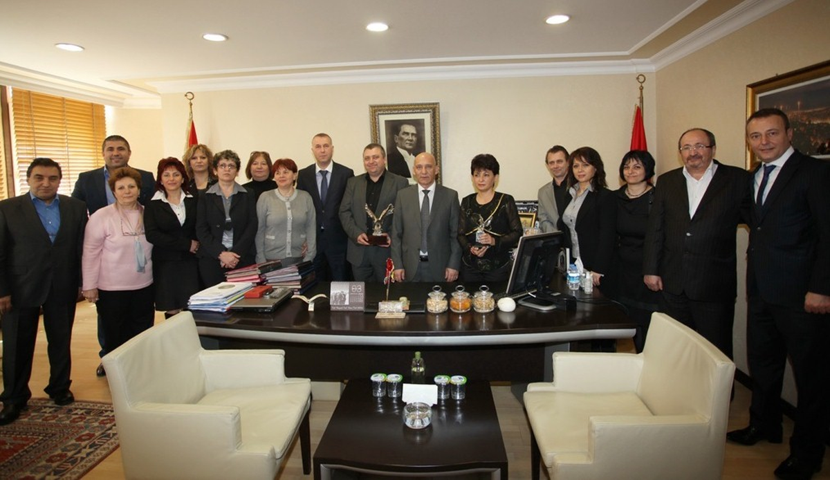 Bulgaristan Hak ve Özgürlükler Hareketi Partisi\'nden Başkan Öz\'e Ziyaret