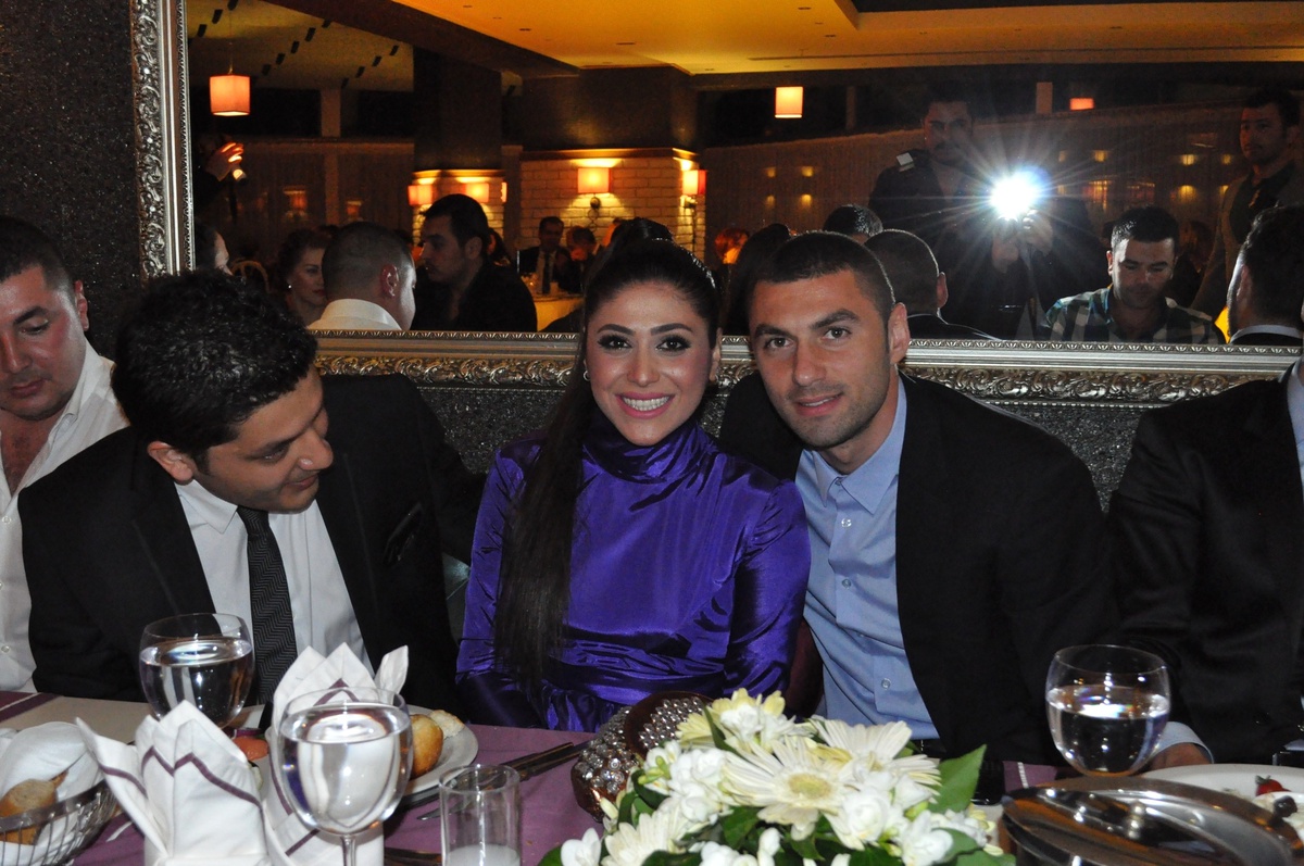 Burak Yılmaz, Kardeşinin Nişan Törenine Katıldı