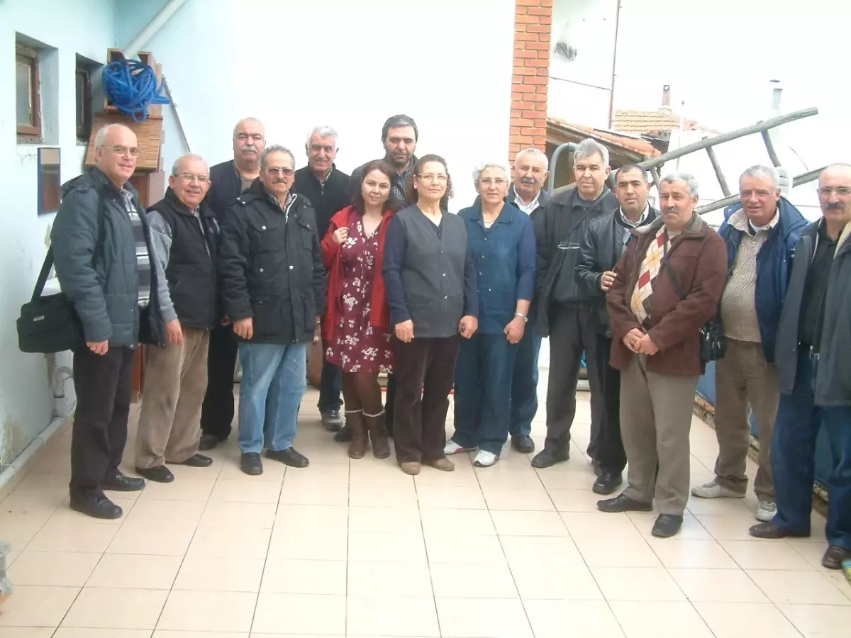 Burhaniye\'de Alevilerden Dayanışma Kahvaltısı