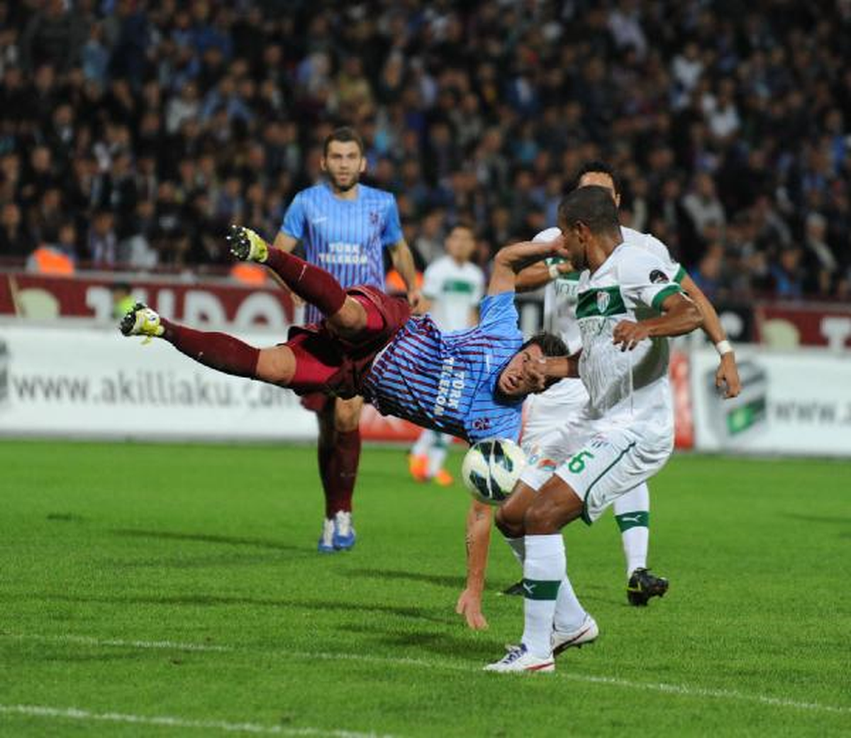 Bursaspor Trabzonspor\'u Ağırlıyor