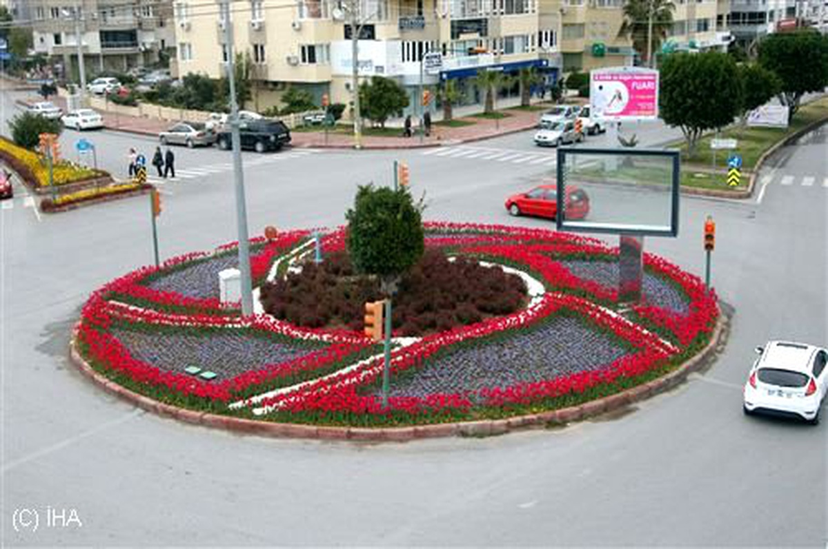 Büyükşehir Kavşaklarda Peyzaj Düzenleme Çalışmalarına Başladı