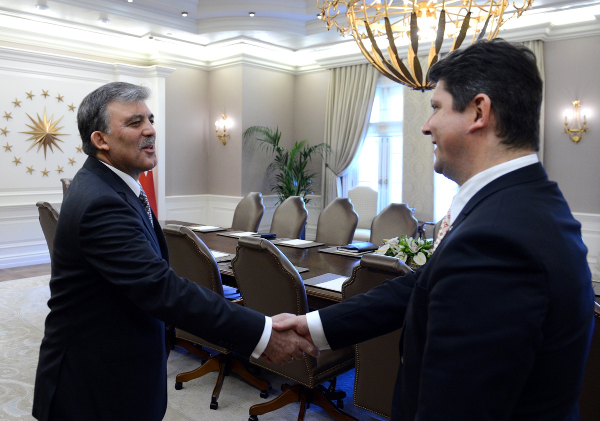 Cumhurbaşkanı Gül, Romanya Dışişleri Bakanı Corlatean\'ı Kabul Etti