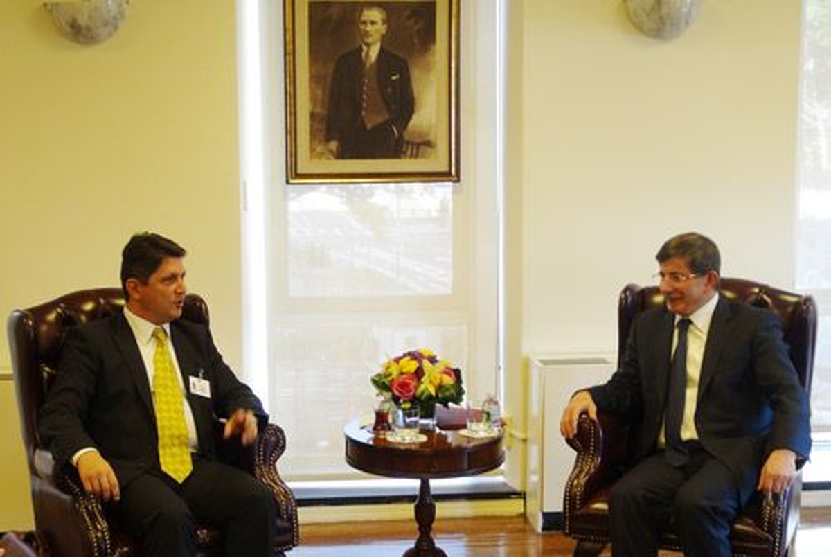 Davutoğlu-Corlatean Ortak Basın Toplantısı (2)
