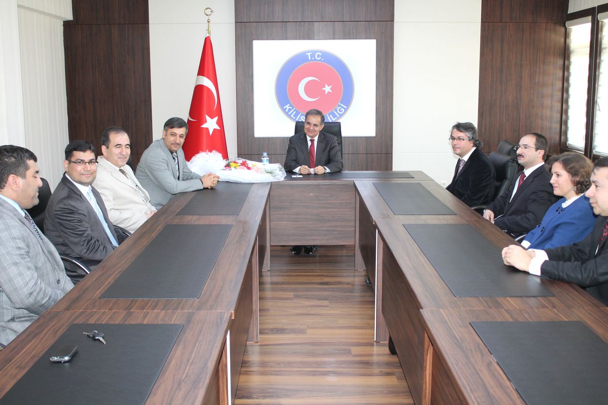 Doktorlar, 14 Mart Tıp Bayramı Nedeniyle Vali Tapsız\'ı Ziyaret Etti