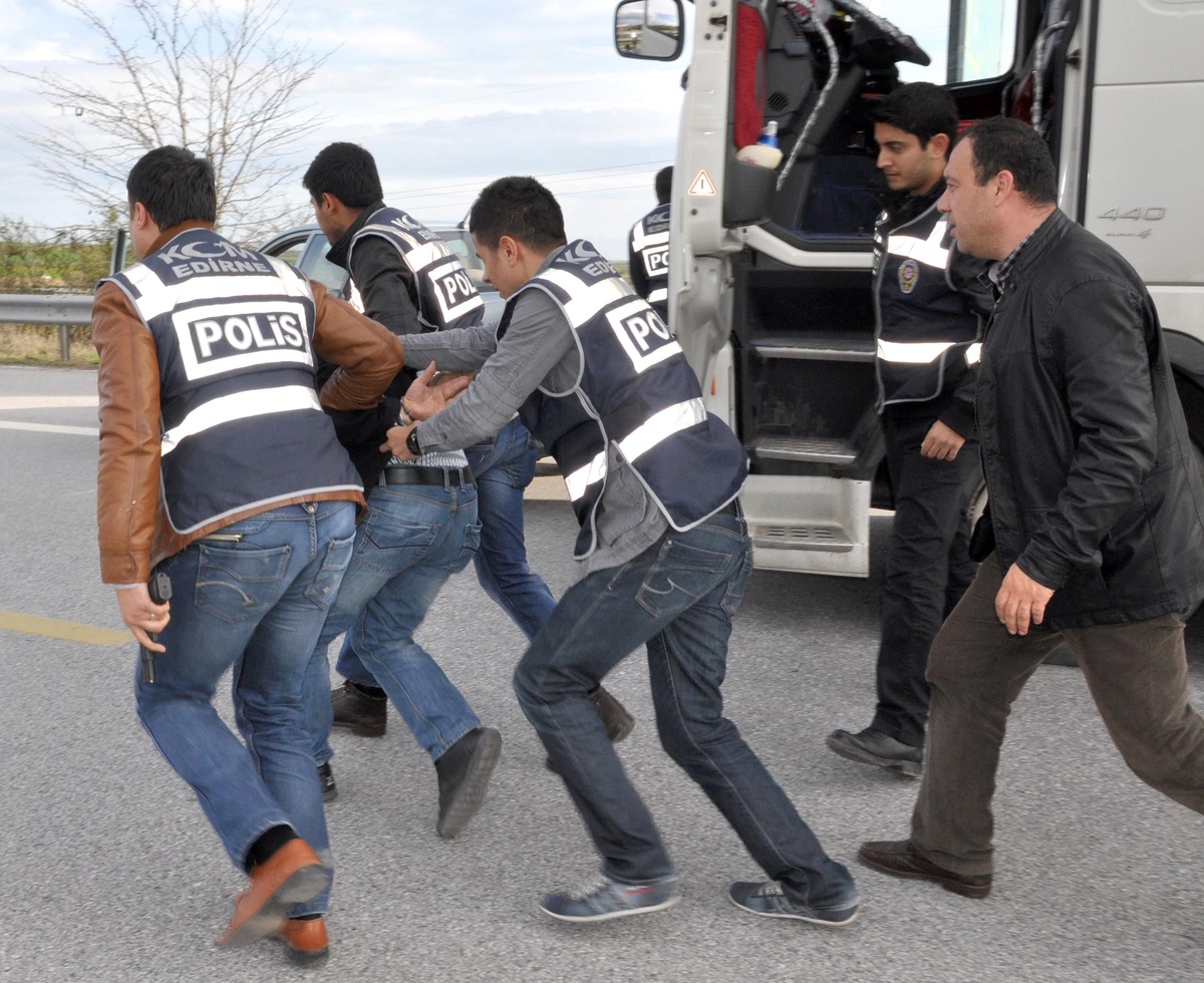 Domates Kurusu Yüklü Tır\'dan 106 Kilo Eroin Çıktı