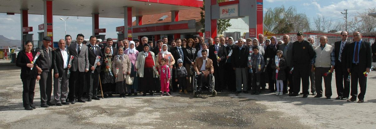 Eşme Kaymakamı Şehit Aileleriyle Yemekte Buluştu