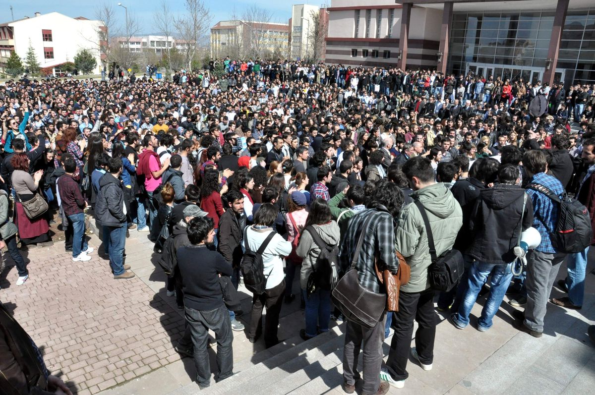 ESOGÜ\'lü Öğrencilerden Tiyatrolu Eylem