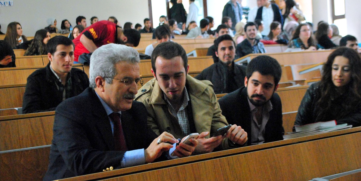 Teknoloji Yoluyla Dil Öğrenimi Konferansı