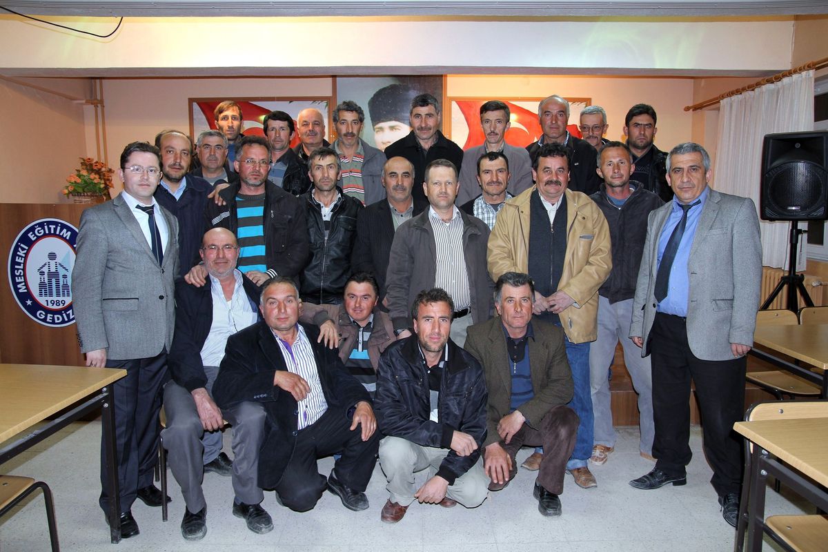Gediz\'de İnşaat Tesisat İşlerinde Çalışan 55 Ustaya Yetki Belgesi Verildi
