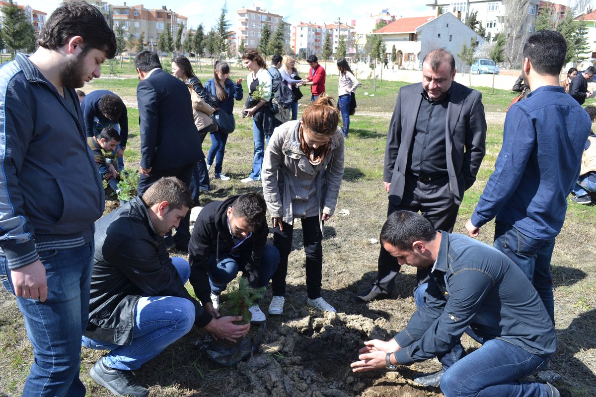Gelibolu\'da Her Şehide Bir Fidan