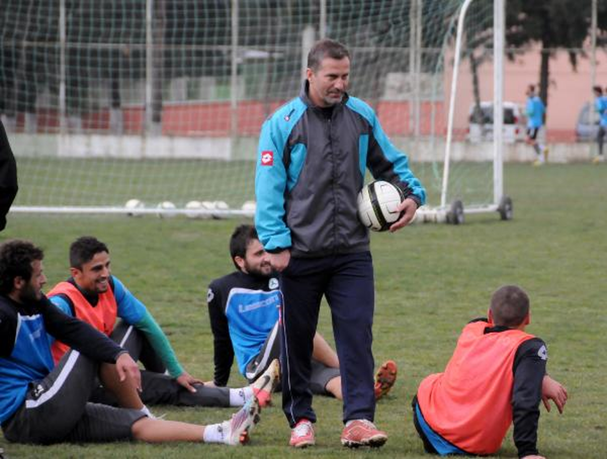 Girsun Kapılarını Basına Kapattı