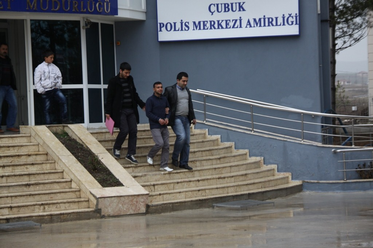 Hırsızı Ayakkabısı Ele Verdi